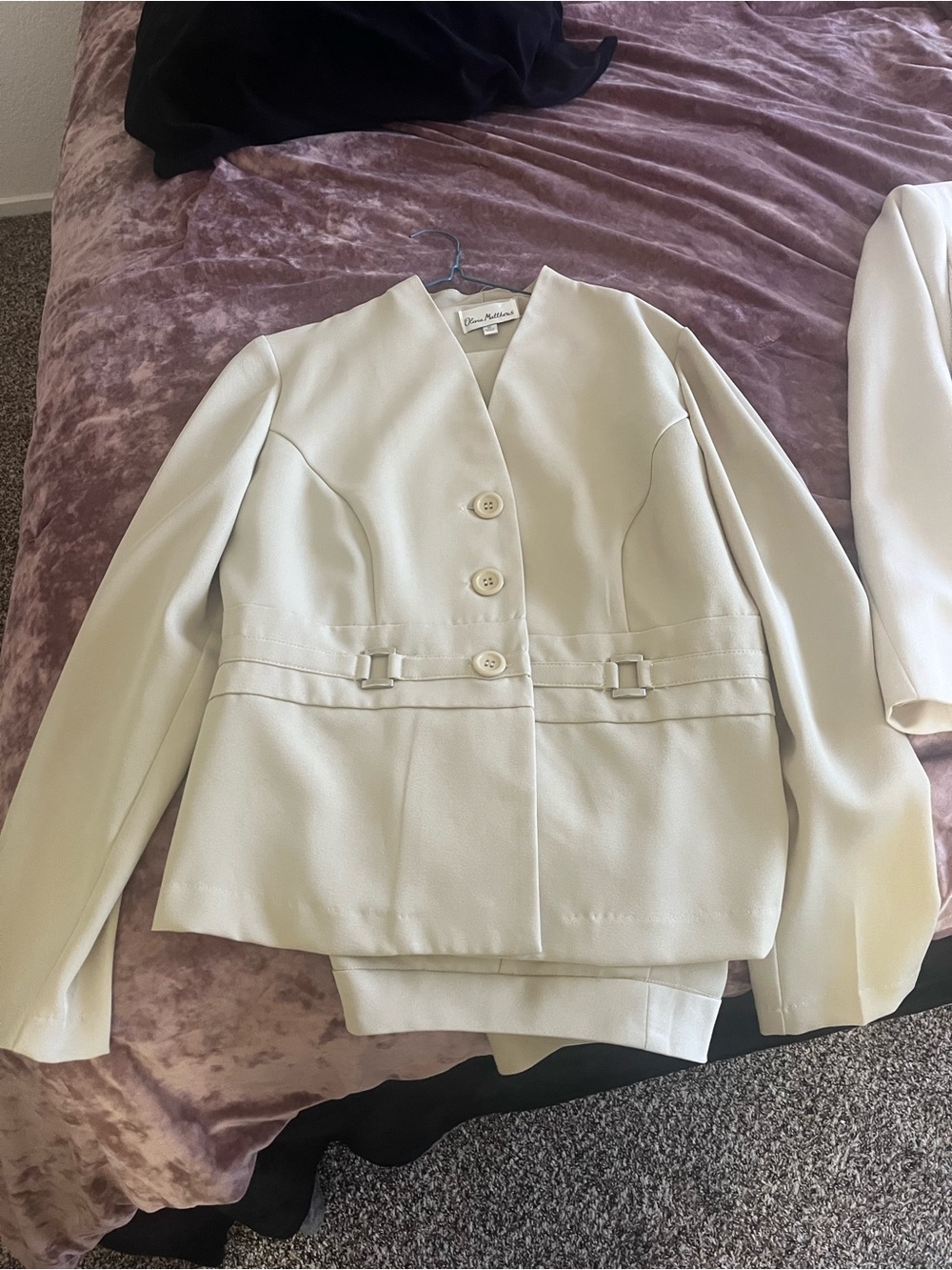 Olivia Matthews Cream Tailored Three-Button Jacket